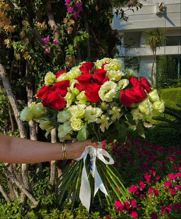 Kırmızı Gül Beyaz Lisyantus Buket